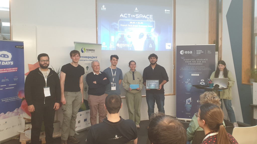Photo de l'équipe 2e du podium de Act In Space 2026 à Brest