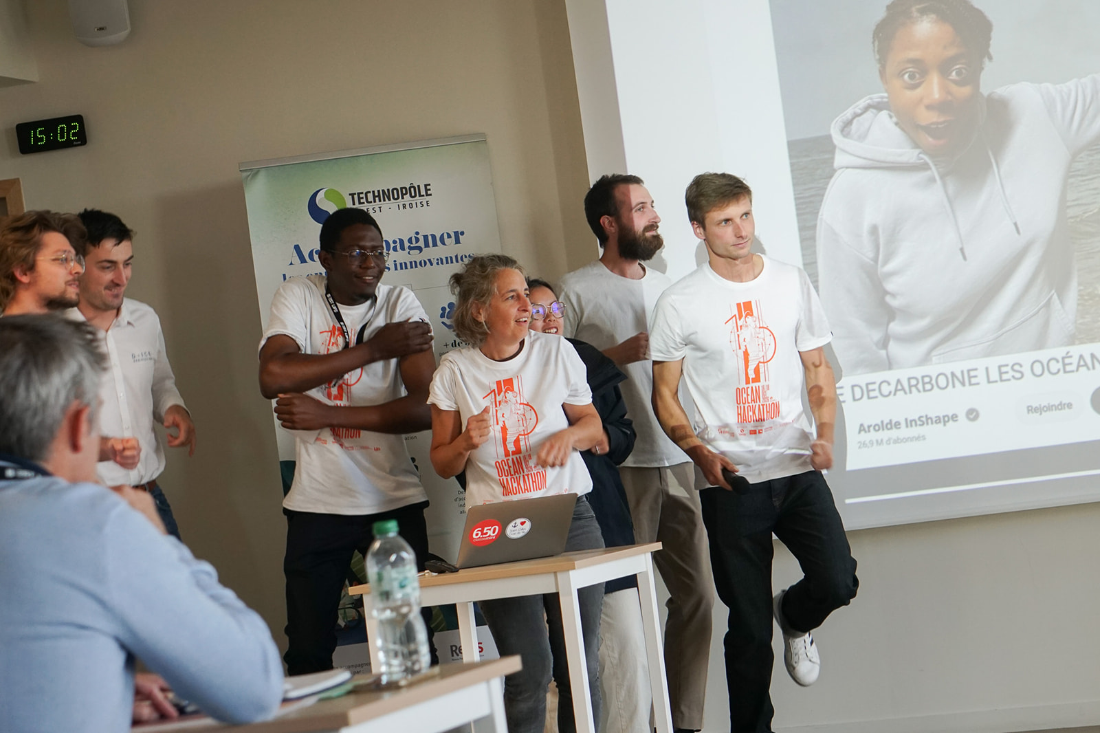 L’équipe gagnante d’Ocean Hackathon® Brest 2026 présente son projet lors du pitch final.