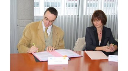 Un partenariat signé entre l’école supérieure de commerce Bretagne Brest et l’Enseigne La poste Ouest Bretagne